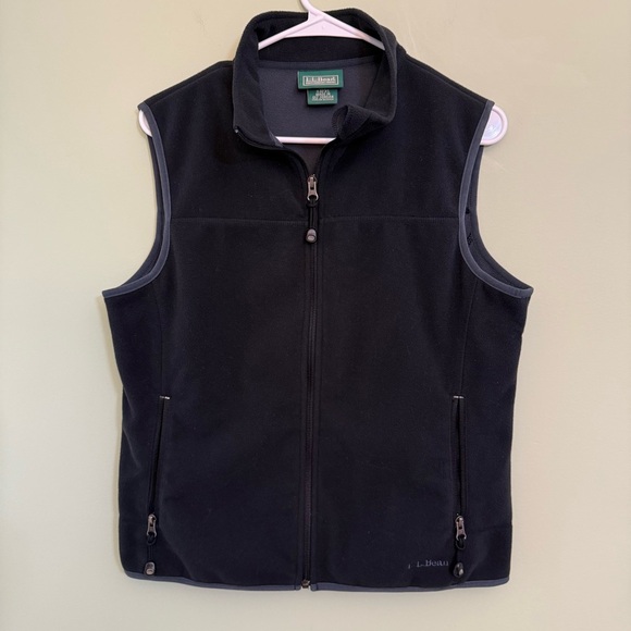 L.L. Bean woman’s  Black Fleece Vest size M - Picture 1 of 9